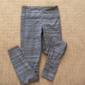 Black and white Athleta leggings